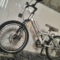 دوچرخه|دوچرخه، اسکیت، اسکوتر|خمیر, |دیوار