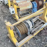 تعدادی بالابر کامل با ریل و پایه سنگین بدون دینام