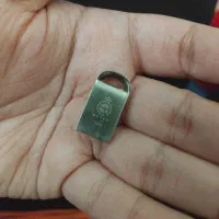 فلش ۱۶ گیگ queen