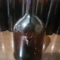 بطری شیشه ای با چوب پنبه