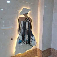 آینه دفرمه بک لایت