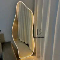 آینه نئونی