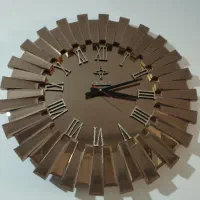 ساعت دیواری