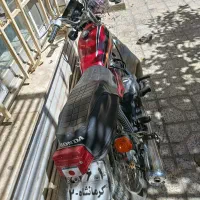 ۱۲۵ سی سی تکبرک سند|موتورسیکلت|صحنه, |دیوار