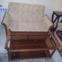 مبل راحتی ۹ نفره با میز وسط دوطبقه شیشه ای