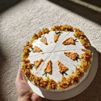 اسلایس کیک هویج گردو با کرم خامه ای