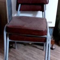 صندلی چرمی در حد نو