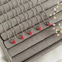 گردنبند توت فرنگی