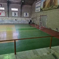 نظافتچی سالن ورزشی