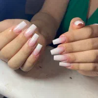 انواع خدمات کاشت ناخن و اکستنشن مو|خدمات آرایشگری و زیبایی|بروجرد, |دیوار