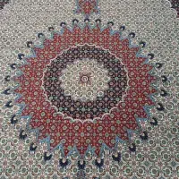 یک جفت قالی ترنج دار دستباف