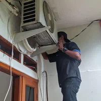 تعمیر کولرگازی*سرویس ونصب کولرگازی*اسپیلت*پنجره‌ای|خدمات پیشه و مهارت|رشت, گلسار|دیوار