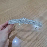 کت عروس، تاج عروس