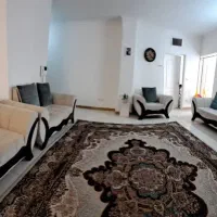 فرش ۹متری ۷۰۰ شانه و میز غذاخوری ۴نفره