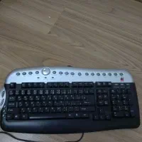 کیبورد سیم دار