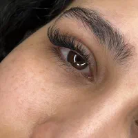 رشت لیفت مژه و ابرو و اکستنشن مژه|خدمات آرایشگری و زیبایی|رشت, استقامت ۱|دیوار