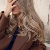 آموزش ویژه رنگ و لایت +استخدام