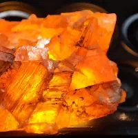 سنگ با ارزش و خفن