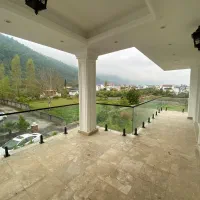 ویلای-نماسفید-استخردار-رو-به-جنگل