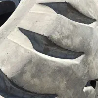 فروش تعدادی لاستیک لیفتراک کانتینر سایز 18*25|قطعات یدکی و لوازم جانبی|چهاردانگه (تهران), |دیوار