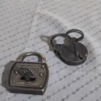 خنجر|کلکسیون اشیاء عتیقه|ابریشم, |دیوار