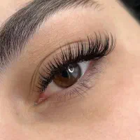 اکستنشن مژه و کاشت موقت و لیفت ابرو