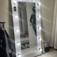 آینه قدی لامپ‌دار LED سالم و شیک