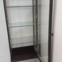 دو عدد ویترین یک شکل و یک اندازه