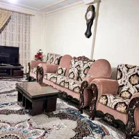 مبل چوب راش + میز و ۴ عدد عسلی درجه یک  (درحد نو )