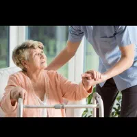 پرستار خانوم جهت نگهداری از بزرگسالخانوم باسابقه