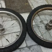 یک جفت لاستیک دوچرخه 16