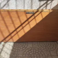 دَر سالم و تمیز بدون چهار چوب