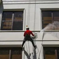 پیچ رولپلاک و شستشوی نما.کار در ارتفاع با طناب|خدمات پیشه و مهارت|ارومیه, |دیوار