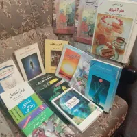 تعداد چهل و دو جلد کتاب