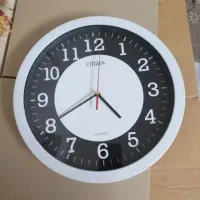 تعدادی ساعت دیواری نو نو همراه با کارتون|ساعت دیواری و تزئینی|قم, نیروگاه|دیوار