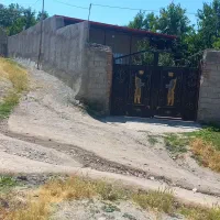 خانه ویلایی و باغ حصار کشی شده ۱۵۰۰ متر