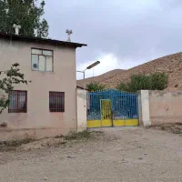 کارگر ساکن در کارخانه تولیدی در فیروزکوه