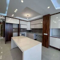 آپارتمان تک واحدی دو طرف نور ۱۸۰ متر خ دشتستان