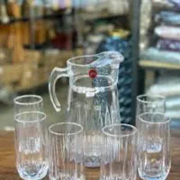 یک عدد پارچ و لیوان خوب وتمیز به فروش می رسد.