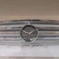 جلو پنجره مرسدس بنز