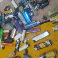 تعدادی فندک و تسبیح