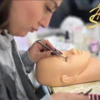 یادگیری همراه اموزش کاشت مژه با تخفیف ۵۰ درصدی