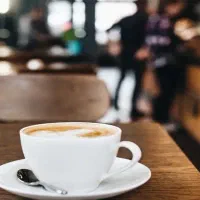 باریستا کار خانم و آقا