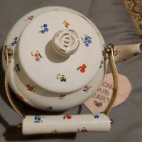 کتری لعابی گل دار|قوری، کتری، قهوه‌ساز دستی|شاهین‌شهر, عطار|دیوار