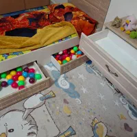 دوتا تخت تکی همراه پاتختی