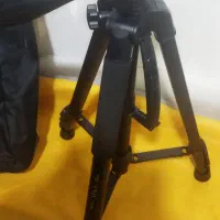 سه پایه دوربین(نیمه حرفه‌ایی تا حرفه‌ایی)