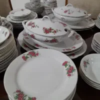 ظرف چینی گل سرخی عتیقه