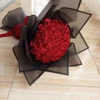 باکس گل و دسته گل قرمز