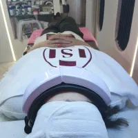 فیشال پوست جوانسازی و آبرسانی و رفع جوش و جای جوش|خدمات آرایشگری و زیبایی|اصفهان, رکن الدوله غربی|دیوار