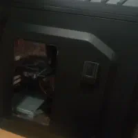 کامپیتور با میز صندلی